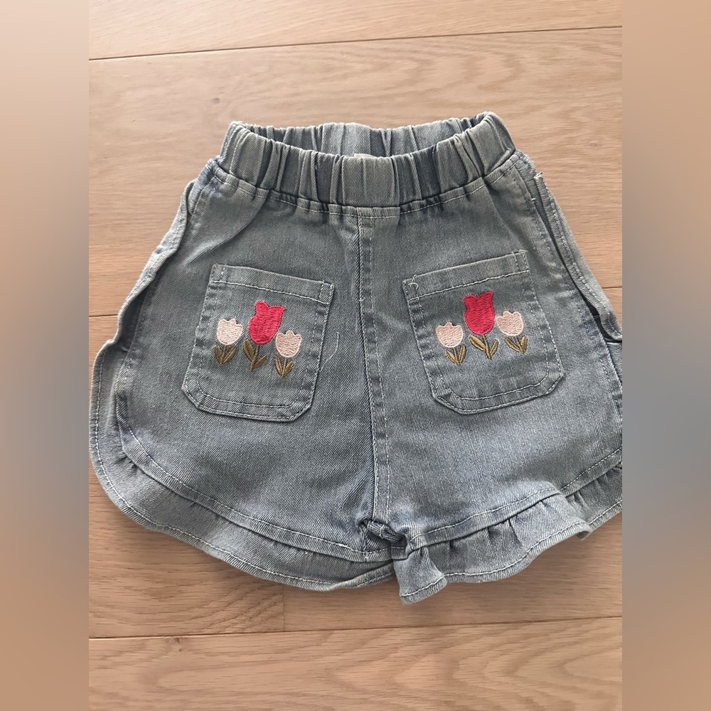 Denim shorts with flower embroidery